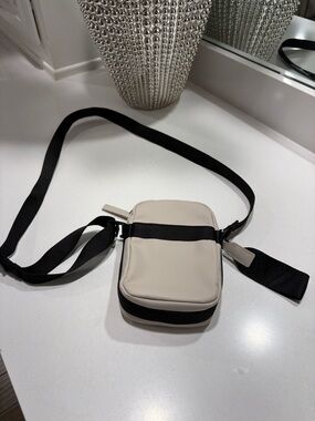 🔋 Used Zara cross body
